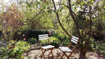 Apartment 'Wunschgarten' mit privater Terrasse, Gemeinschaftsgarten und WLAN