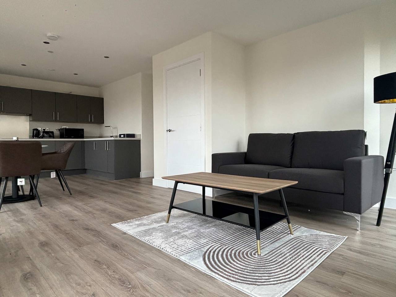 Appartement entier, Chic Urban Living-2Bed2Bath Apartment with Parking in Birmingham, Région de Birmingham