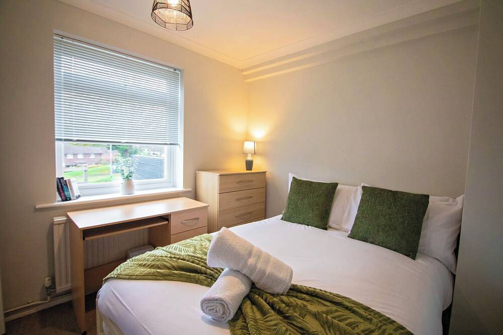 Stanmore House - Winchester - 4 double bedrooms - close to centre - free parking in Winchester, South Downs