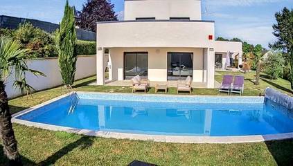 Villa für 4 Personen, mit Pool und Sauna sowie Whirlpool und Garten, kinderfreundlich in Grand Est