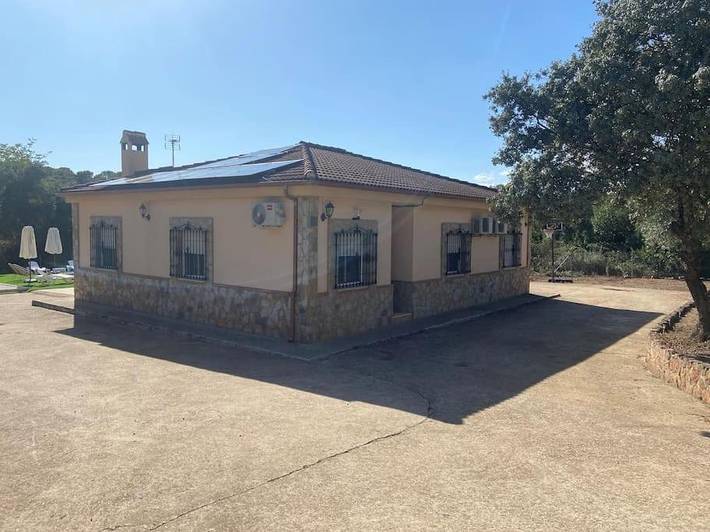 Casa de vacaciones para 8 personas, con piscina además de jardín y vistas, Se admiten mascotas en Córdoba - 2