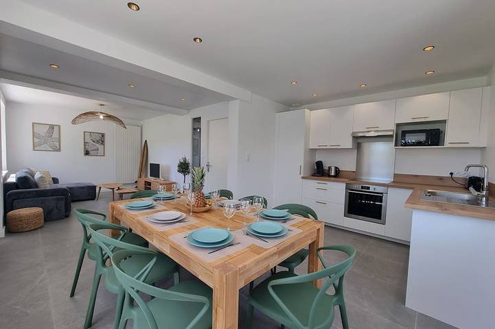 Location de vacances pour 10 personnes, avec jardin et terrasse, animaux acceptés à Saint-Jean-Trolimon