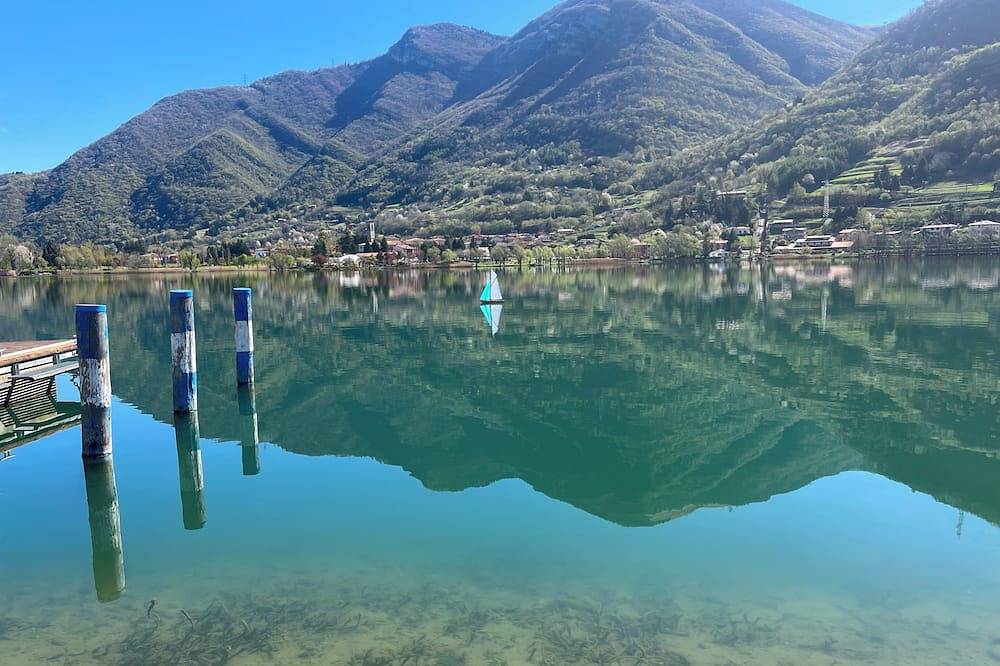 Ganze Wohnung, Charmante Wohnung mit Pool und atemberaubendem Ausblick. in Spinone al Lago, Prealpi Bergamasche Orientali