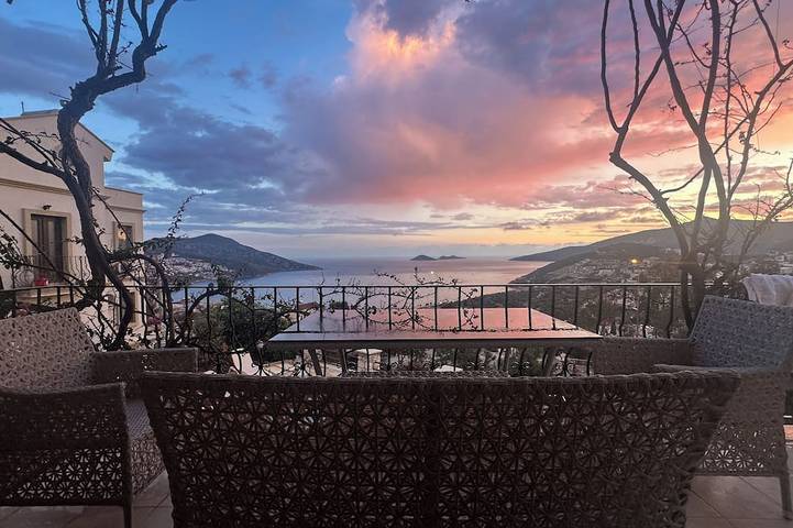 Ferienwohnung für 4 Personen, mit Garten und Pool sowie Balkon - 1