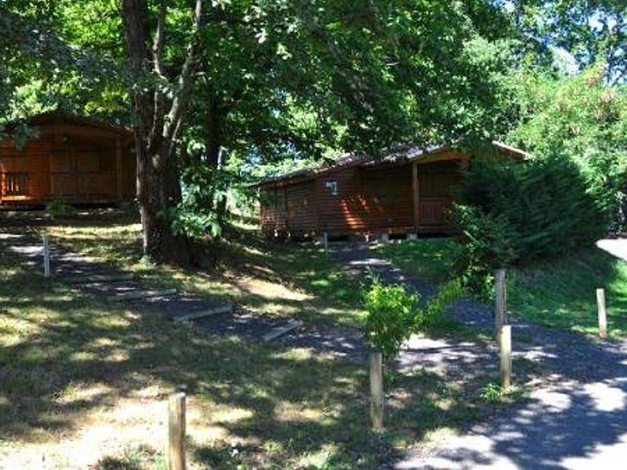 Camping Midi Pyrénées - Chalet 2 personnes - 1 chambre in Montréjeau, Haute-Garonne