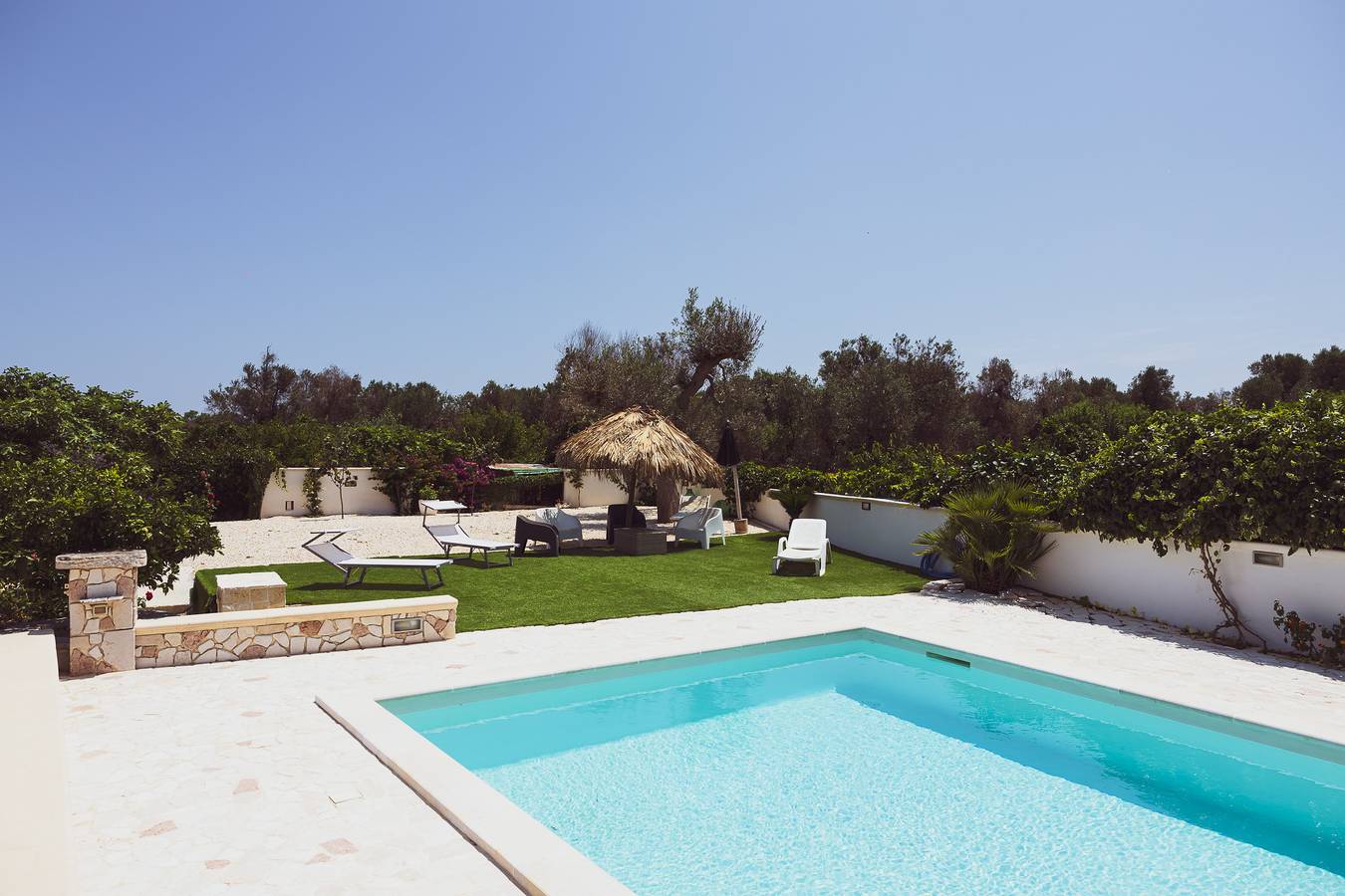 Borgo della mimosa in San Michele Salentino, Salento