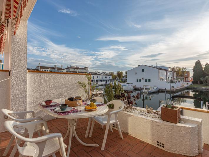 Casa vacanza per 6 persone, con terrazza e giardino, con animali domestici in Empuriabrava