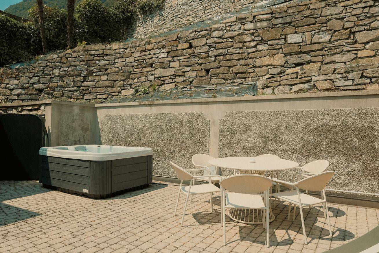 Ganze Wohnung, Ferienwohnung für 6 Personen mit Balkon/Terrasse in Laglio, Comer See