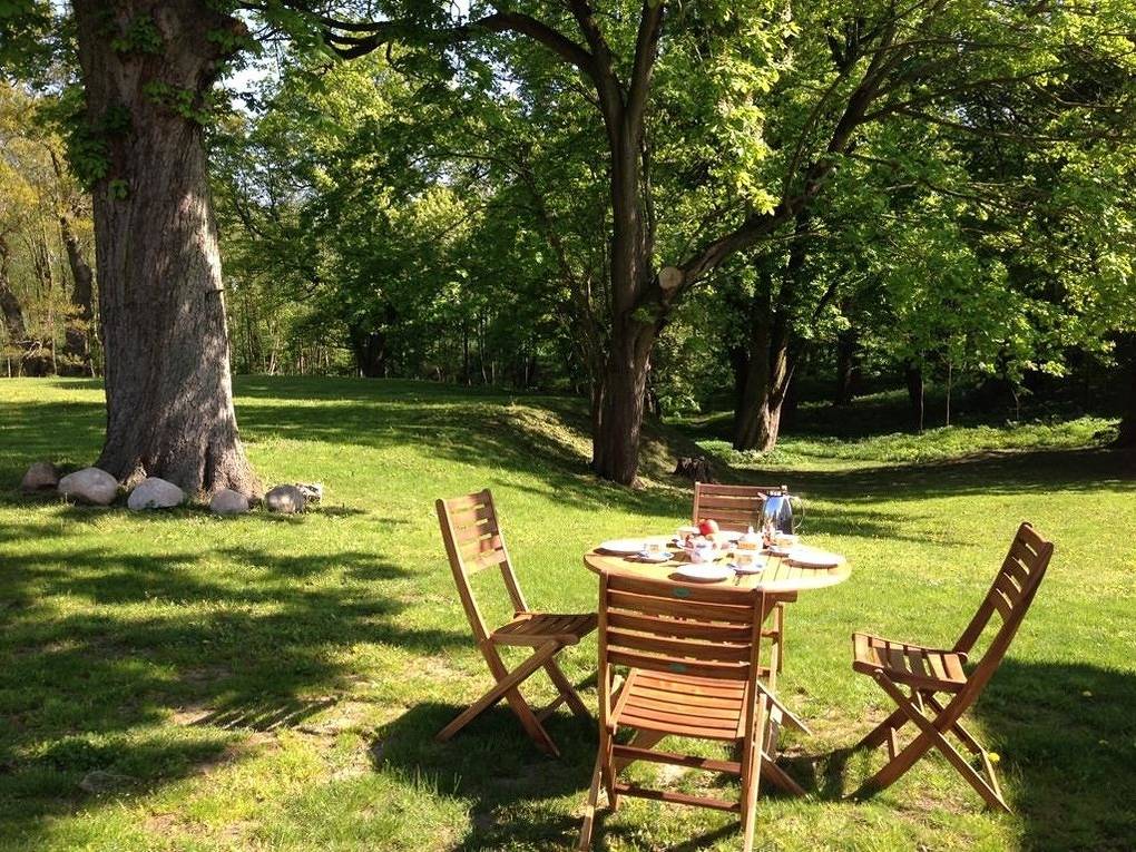Ganze Ferienwohnung, Gutshaus Hinrichsberg: Parkblick in Sietow, Müritz