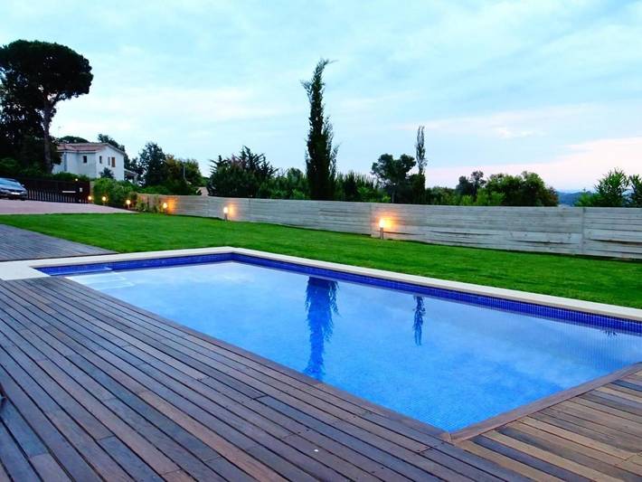 Location de vacances pour 10 personnes, avec terrasse, animaux acceptés à Vall-llobrega