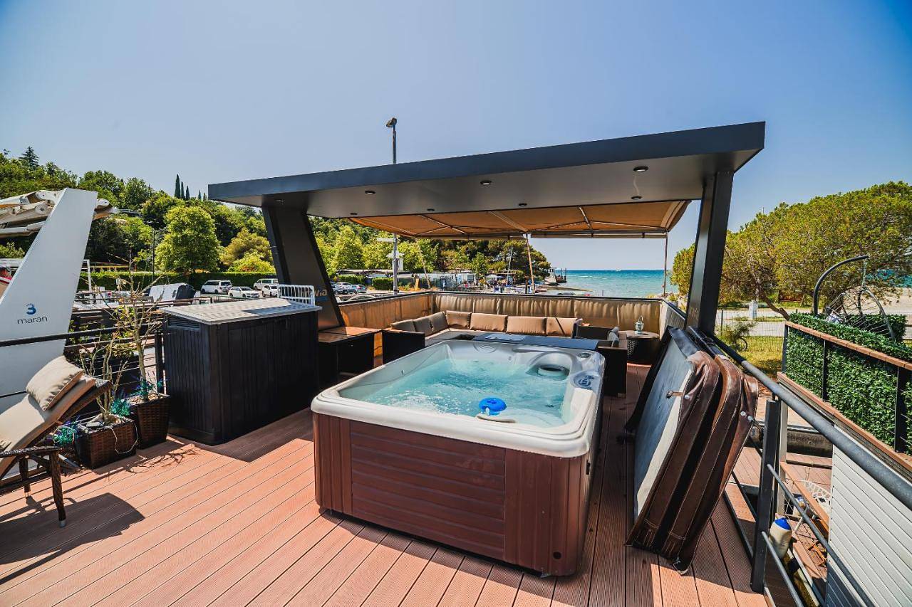 Floating house Bravia in Piran, Slovene Riviera