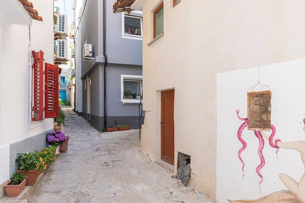 Appartamento intero, Appartamento di due stanze con aria condizionata Baska, Veglia - Krk (A-23915-b) in Baška, Krk (Croazia)
