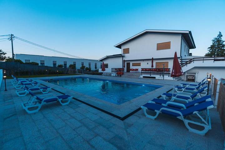 Location de vacances pour 28 personnes, avec piscine ainsi que jardin et vue dans Alijó - 2