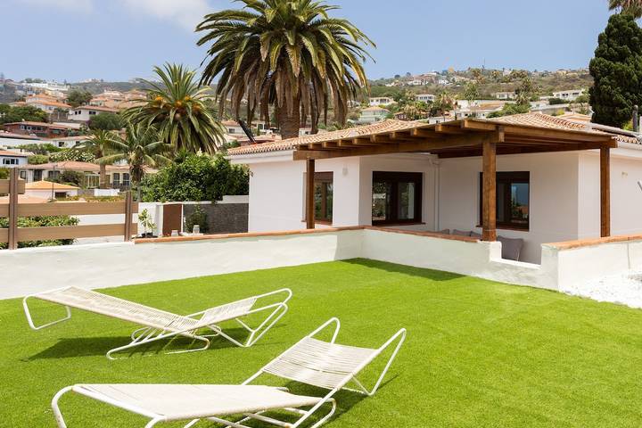 Villa pour 4 personnes, avec terrasse et jardin - 1