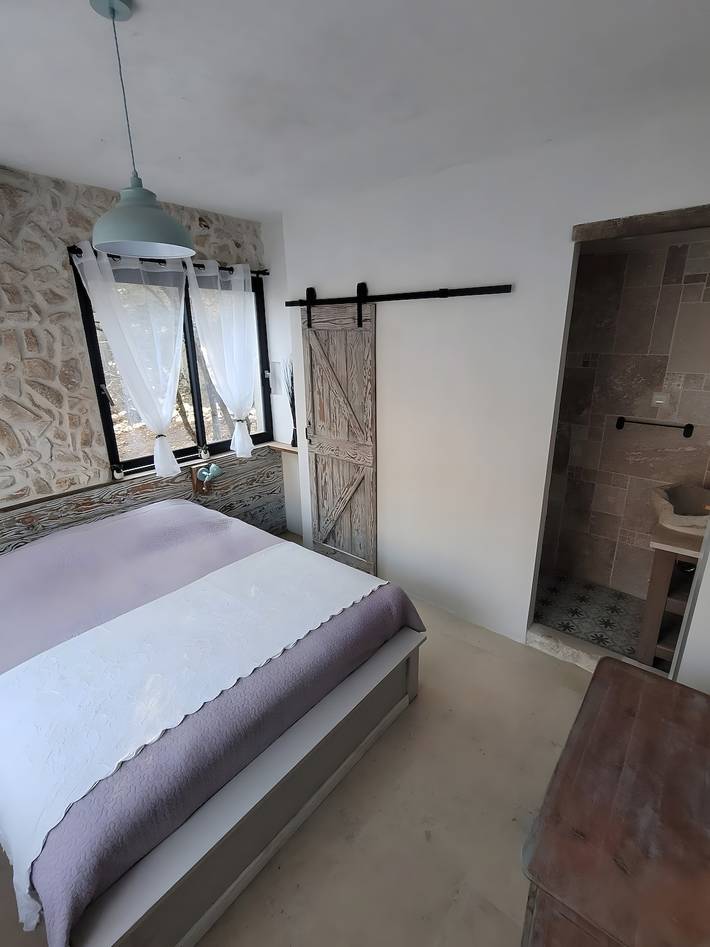 Bed and Breakfast för 2 Personer med trädgård in Brantes, Parc naturel régional du Mont-Ventoux
