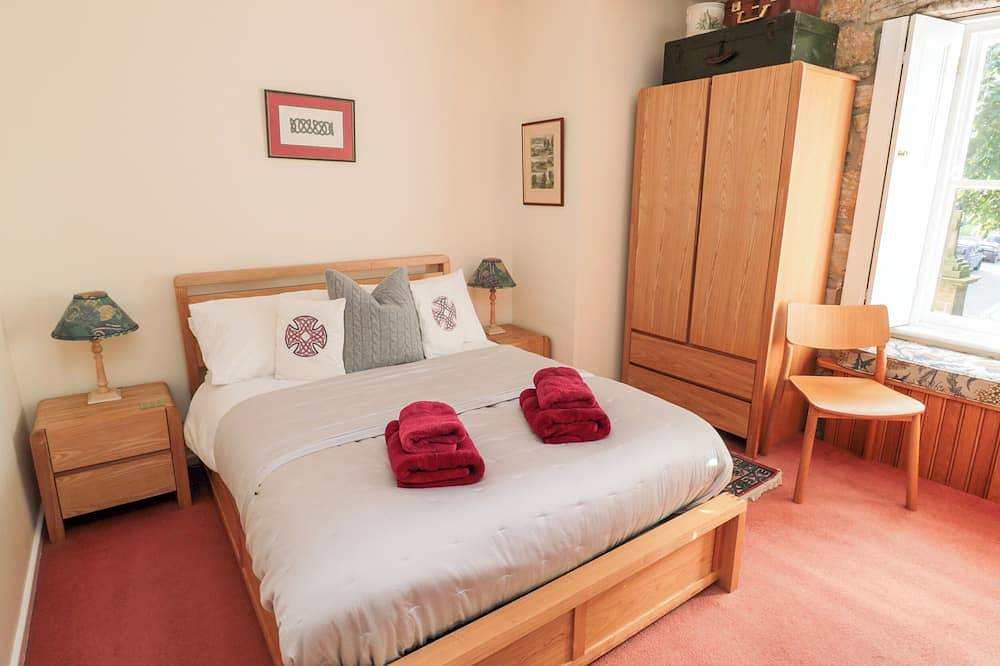 Simonside Apartment, romantic, character holiday cottage in Rothbury in Rothbury, Northumberland National Park
