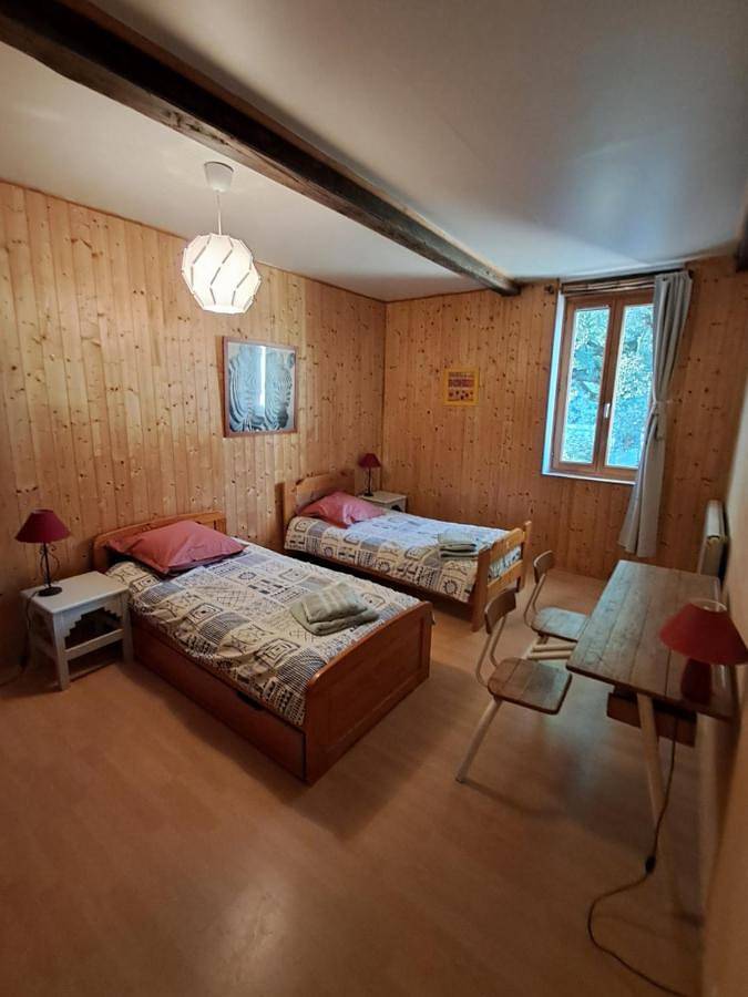Gîte pour 4 personnes, avec terrasse dans Bragayrac