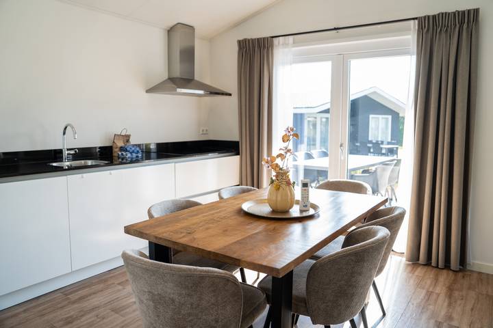 Location de vacances pour 6 personnes, avec vue sur le lac et terrasse ainsi que jardin et sauna à Veldhoven - 4