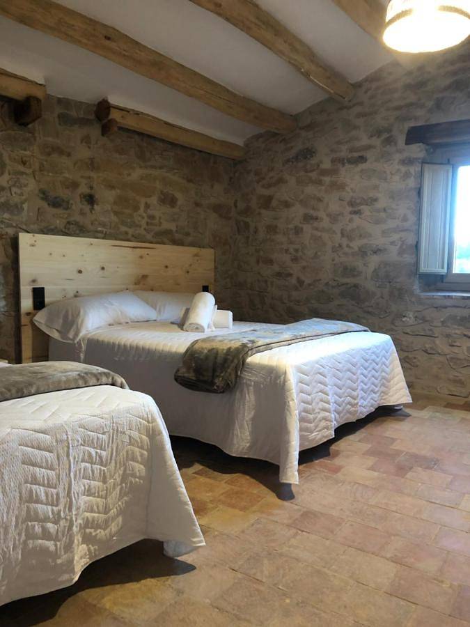 Casa rural para 2 personas, con vistas además de piscina y jardín, Se admiten mascotas en Cataluña - 2