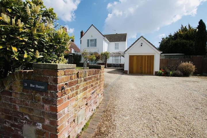 Holiday rental for 10 people, with garden in Frinton on Sea