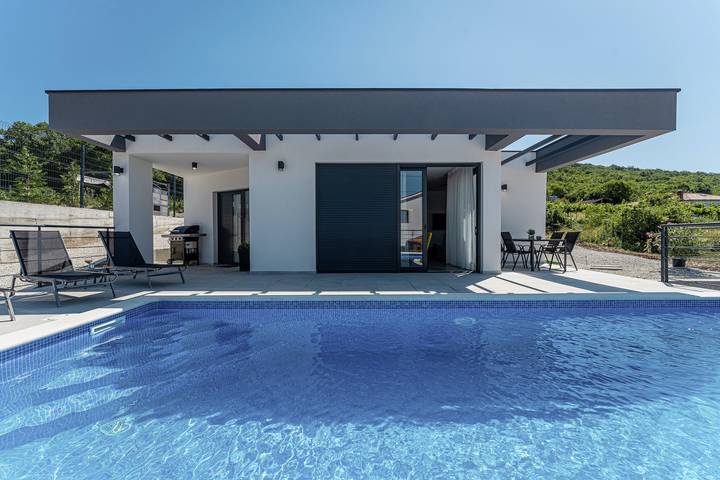 Villa für 5 Personen, mit Garten und Pool - 1