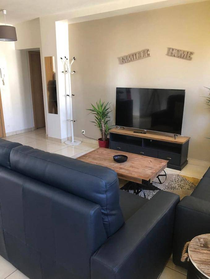 Appartement entier, Two-Bedroom Apartment in Mantes-la-Jolie, Yvelines