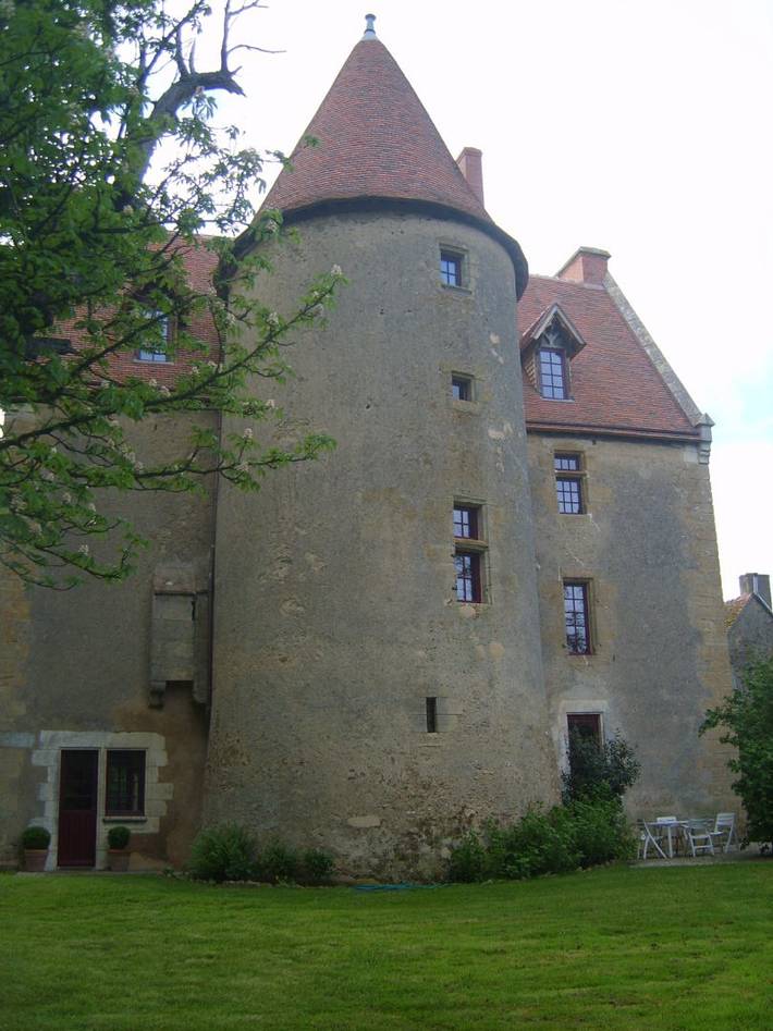 Chambre d’hôte pour 3 personnes, avec jardin à Thevet-Saint-Julien