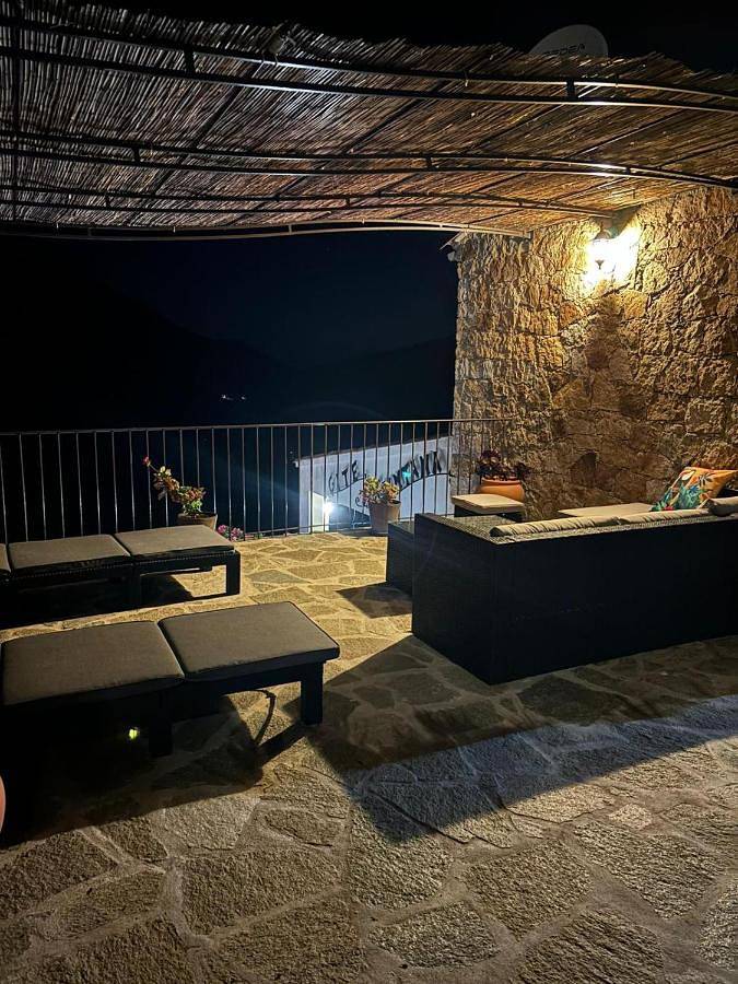 Location de vacances pour 16 personnes, avec jacuzzi ainsi que jardin et piscine, adapté aux familles à Manso (homonymie) - 4