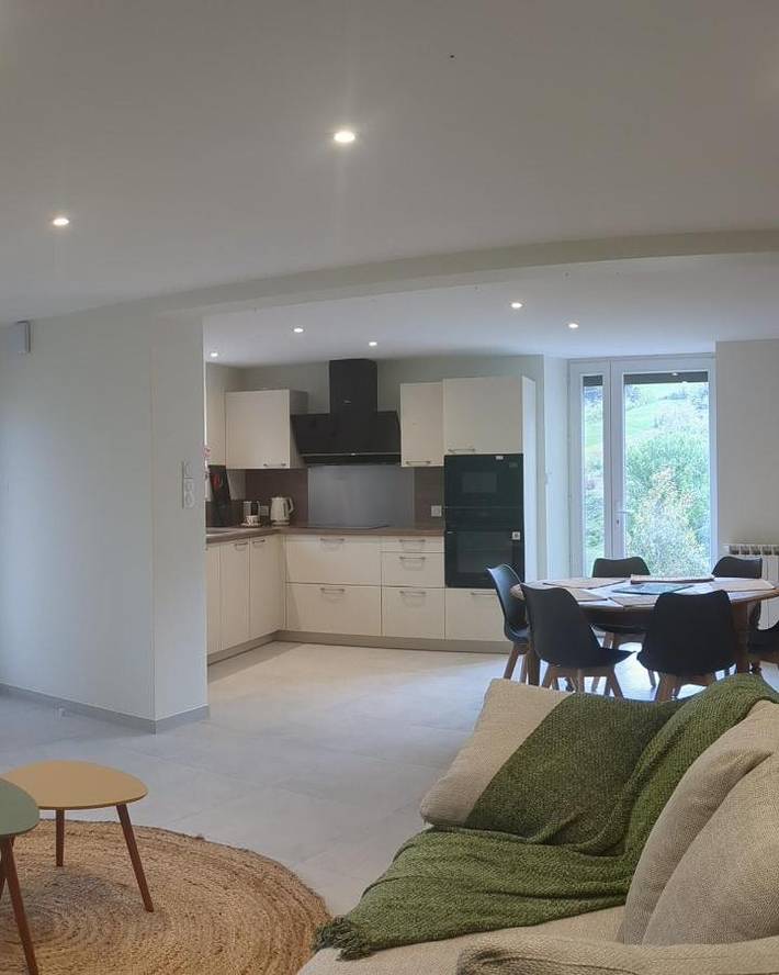 Location de vacances pour 3 personnes, avec terrasse et vue à La Cresse - 4