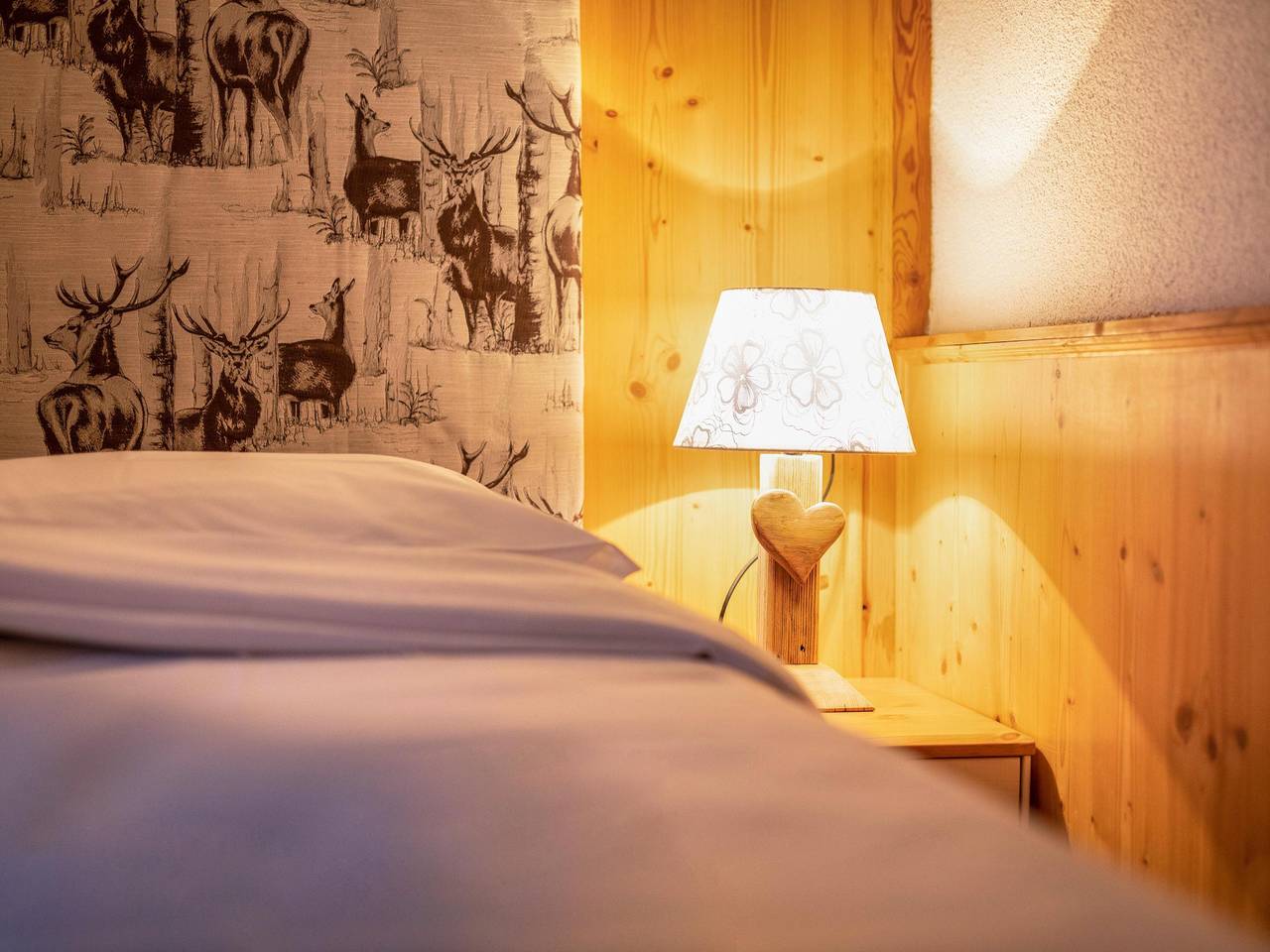 Entire apartment, Apartment "Chalet Osmar 1" with Mountain View, Wi-Fi, Garden & Terrace in Campitello di Fassa, Dolomiti Superski