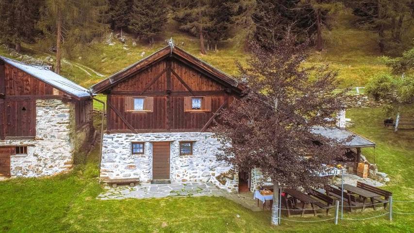 Chalet per 4 persone, con Terrazza e Giardino nonché Panorama in Val di Sole