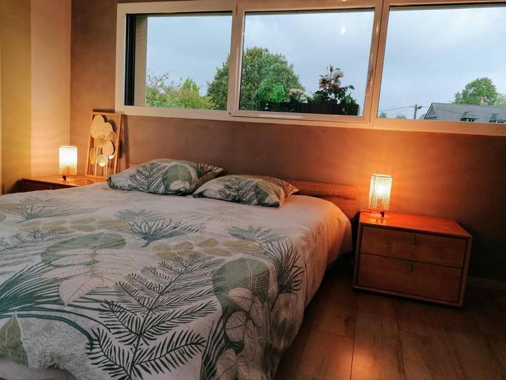 Gîte pour 2 personnes, avec bassin pour enfant ainsi que piscine et jardin, adapté aux familles dans Plan D Eau De La Cantache - 3