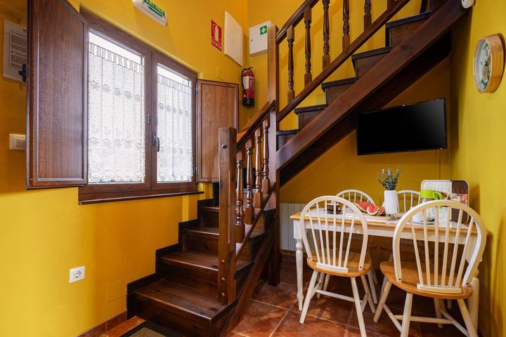 Country House 'Apartamento Amarillo' with Shared Garden in Susacasa, Gozón