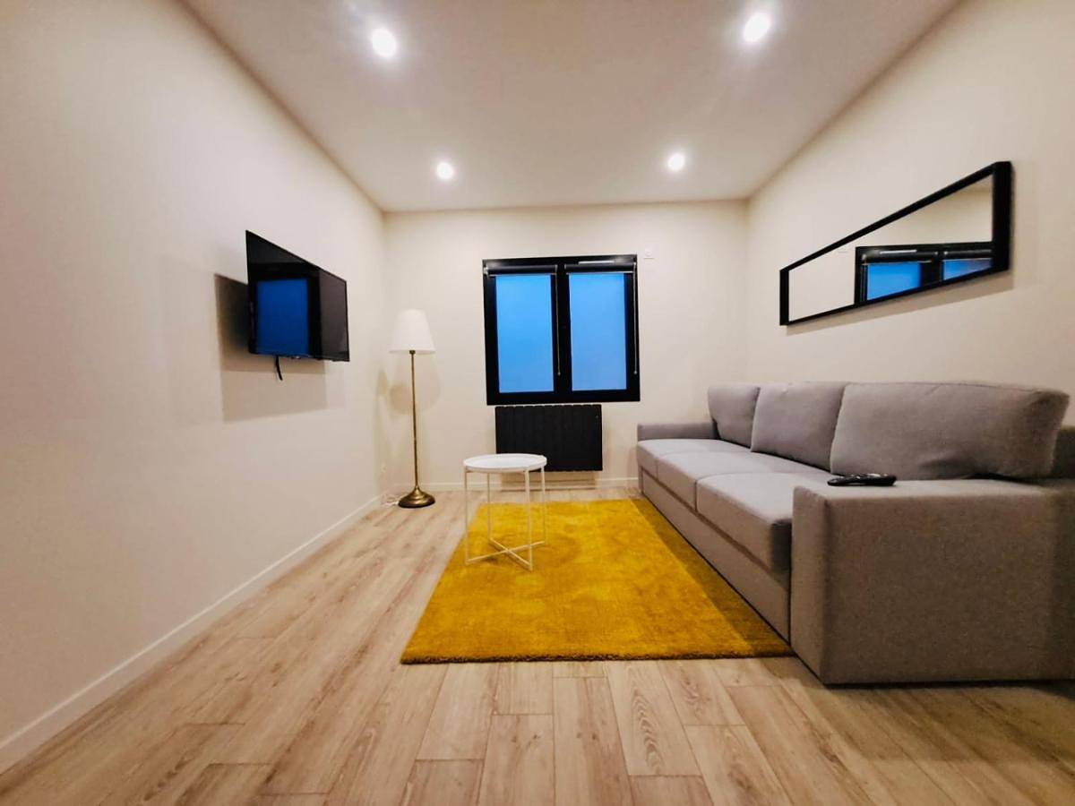 Appartement entier, One-Bedroom Apartment in Orly (Île de France), Val-de-Marne