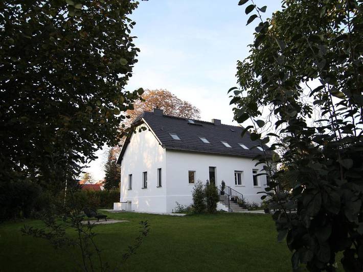 Ferienhaus für 16 Personen, mit Terrasse und Garten sowie Pool und Ausblick in Mahlsdorf Berlin