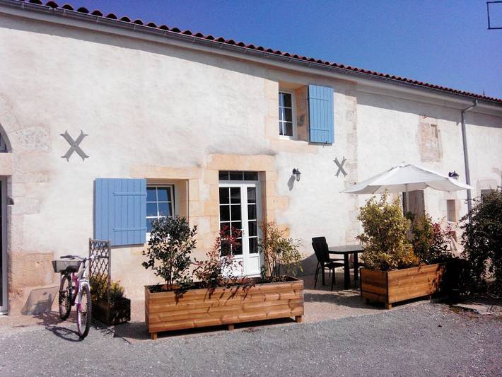 Gîte pour 4 personnes, avec terrasse et jardin, animaux acceptés à Gémozac