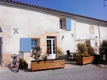 Gîte pour 4 personnes, avec jardin et terrasse, animaux acceptés à Gémozac