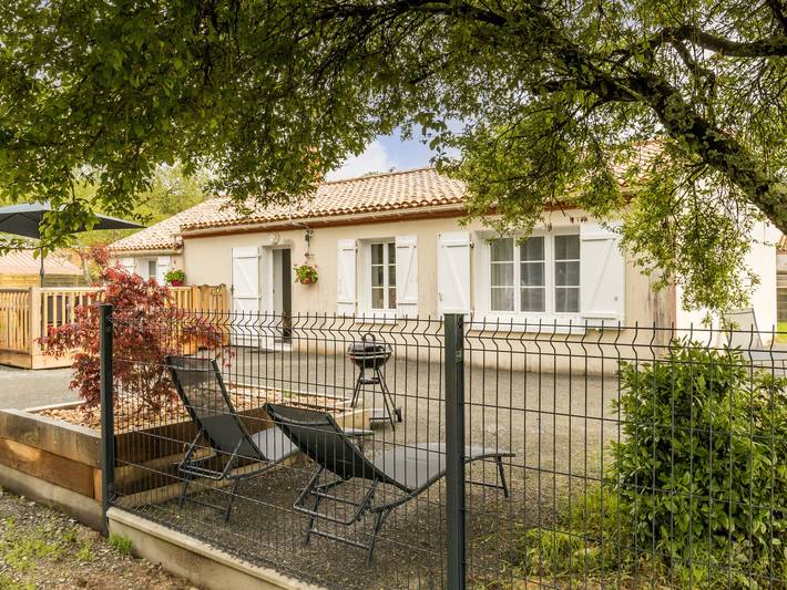 Gîte pour 5 personnes, avec Terrasse et Jardin