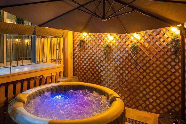 Ferienwohnung für 6 Personen, mit Terrasse und Garten sowie Whirlpool - 1