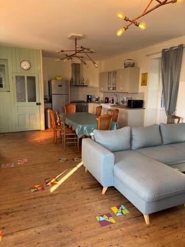 Gîte pour 8 personnes, avec vue et vue sur le lac ainsi que jardin et terrasse à Beaubery