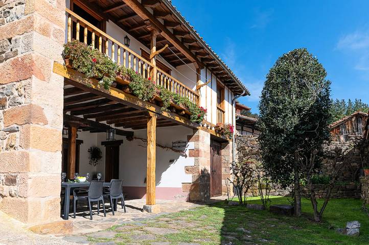 Casa para 6 personas, con jardín y piscina en Cantabria