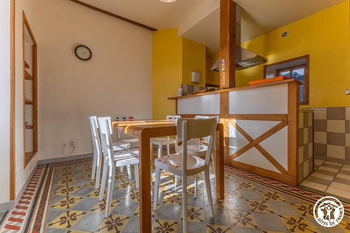 Gîte pour 5 personnes, avec jardin à Charbonnières-les-Vieilles - 4