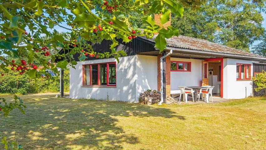 Ferieudlejning for 5 personer, med terrasse, husdyr tilladt i Grenå Strand