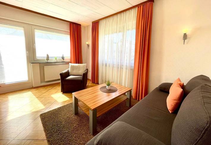 Ganze Wohnung, Ferienwohnung 'Bodensee' mit Balkon, Gartenblick und Wi-Fi in Friedrichshafen, Region Bodensee-Oberschwaben