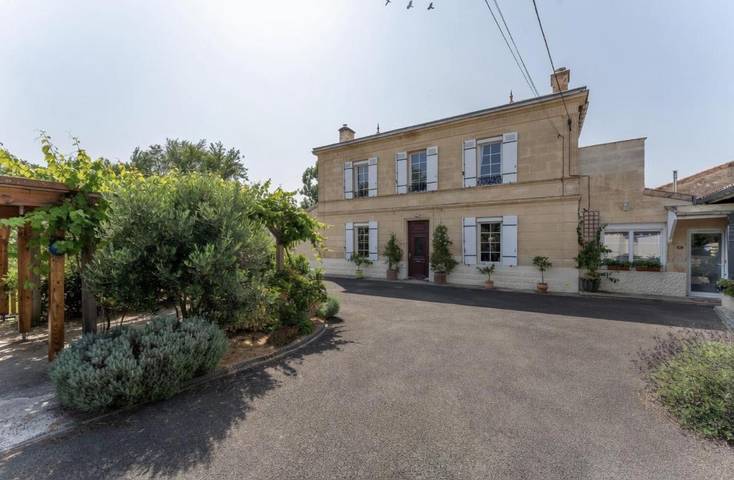 Location de vacances pour 6 personnes, avec vue et piscine ainsi que jardin et vue sur le lac à Izon - 2