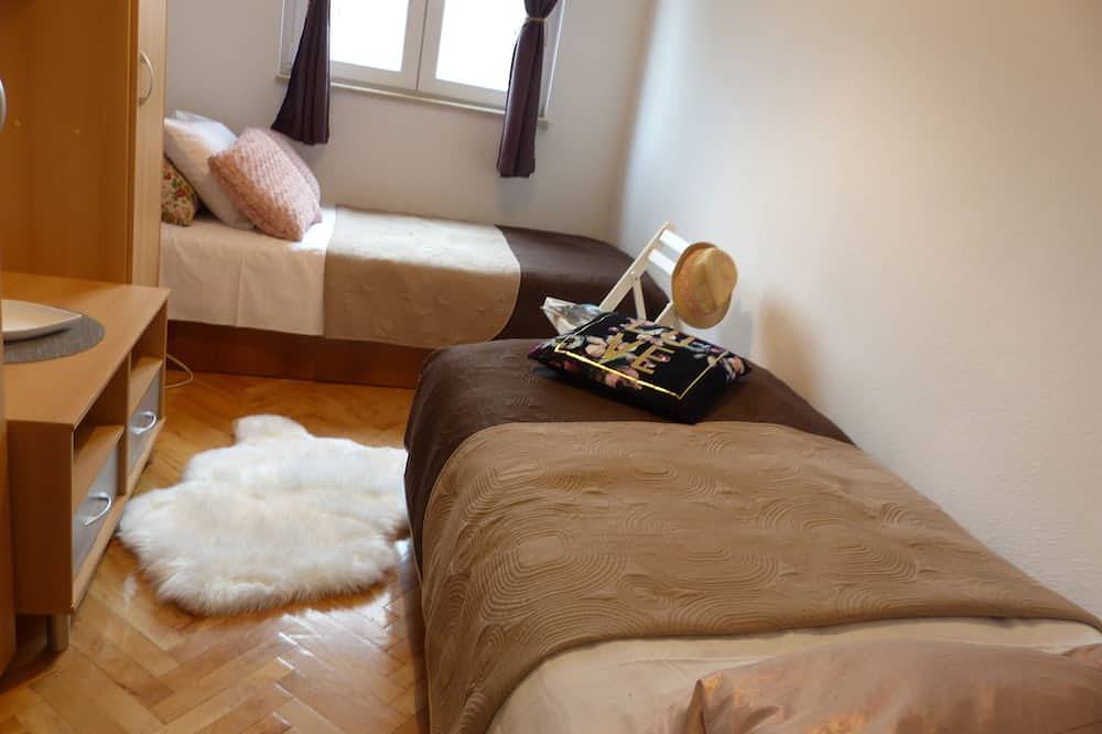 3 Bedroom Holliday house in Donji Dolac, Dalmatinisches Zagora