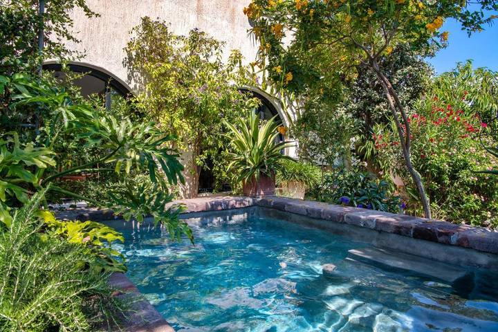 Gîte pour 2 personnes, avec jardin ainsi que vue et piscine à Megalochori - 4