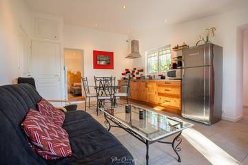 Gîte pour 6 personnes, avec terrasse ainsi que jardin et piscine à Montégut-Lauragais
