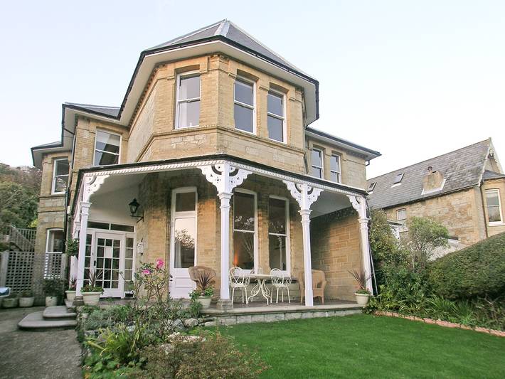 Cottage for 6 people, with garden, with pets in Ventnor