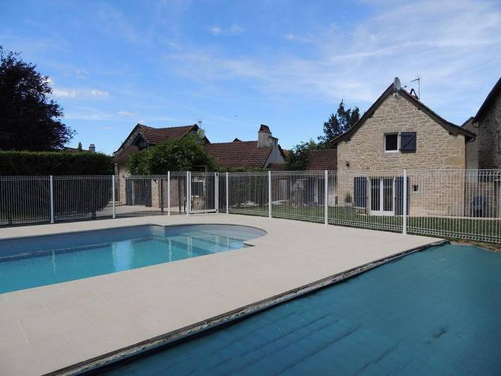 Location de vacances pour 12 personnes, avec piscine et jardin à Vailhourles - 3